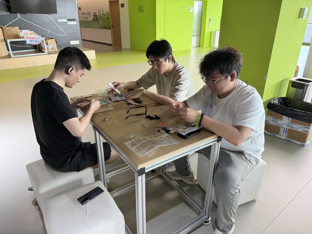 把课堂搬进大厂｜新南预科 26O1 理科班小鹏智造研学之旅