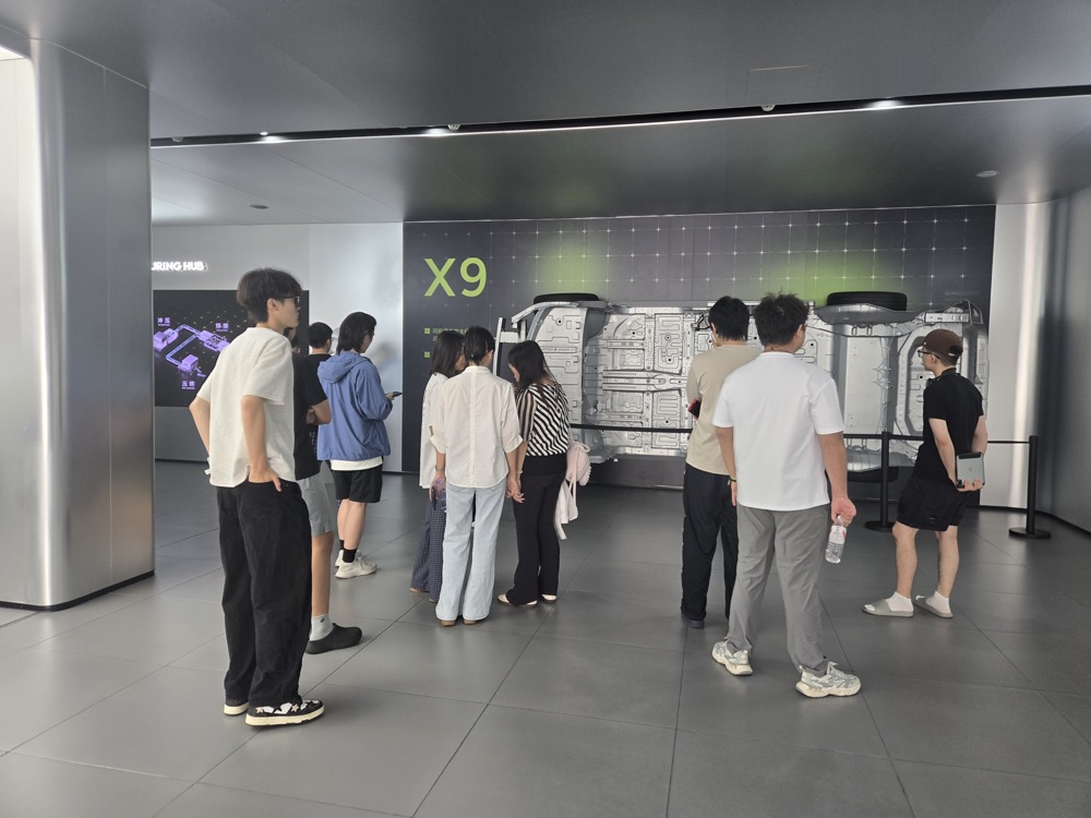 把课堂搬进大厂｜新南预科 26O1 理科班小鹏智造研学之旅