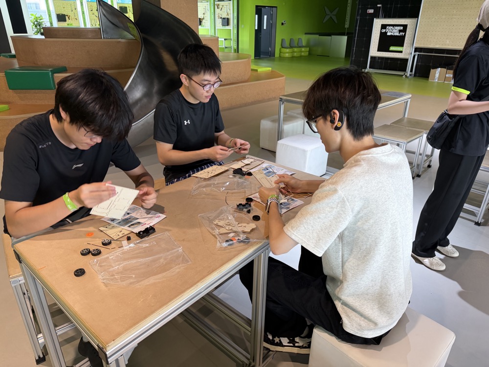 把课堂搬进大厂｜新南预科 26O1 理科班小鹏智造研学之旅